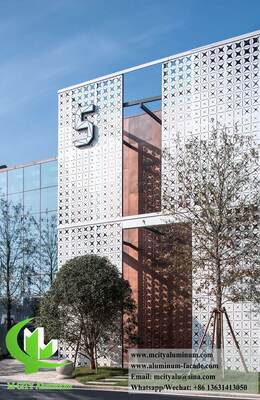 Architectonische 3003 Aluminium gevelsystemen Op maat gemaakte fabriekspanelen voor moderne buitenruimtes