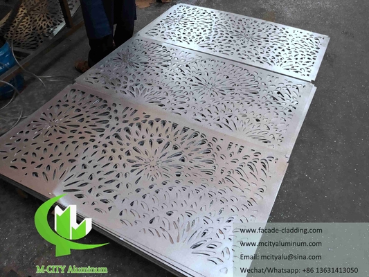 Aluminiumwandpaneel, met een cnc-gesneden perforatie voor de decoratie van gebouwen