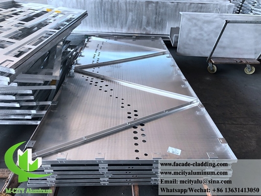 Metalen gevels met metalen bekleding van aluminiumplaten voor de decoratie van gebouwen