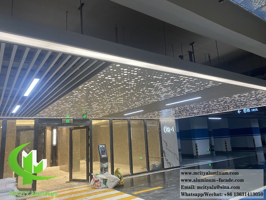 Architectonische metalen plafond met perforatie Aluminium panelen Interieur Exterieur decoratie