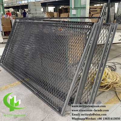 Metalen platen van geperforeerd aluminium voor de bekleding van betonnen gevels