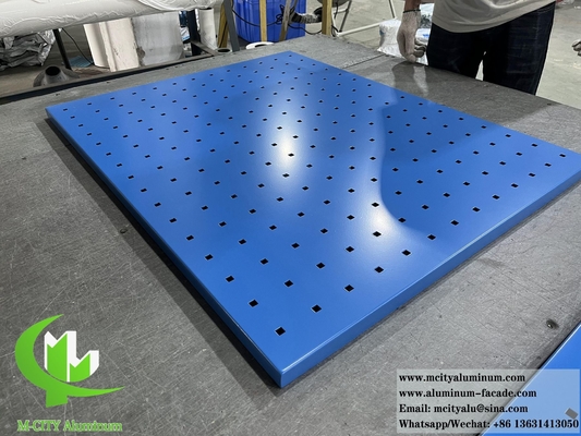 Metalen wandbekleding geperforeerde panelen Aluminium gevelpanelen met een PVDF-coating met geperforeerd patroon