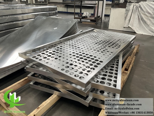 Perforerende metalen scherm Aluminiumplaat 3 mm Dikte PVDF Duurzame coating voor buitenwandbekleding