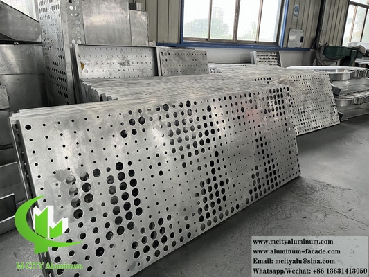 Perforerende metalen scherm Aluminiumplaat 3 mm Dikte PVDF Duurzame coating voor buitenwandbekleding
