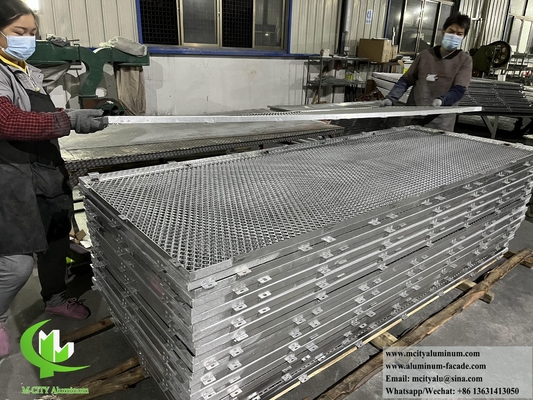 Metalen bekleding met golflengte, perforatieplaat, aluminium scherm voor de decoratie van gevels