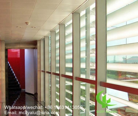poederbedekte horizontale verticale luchtvoetscherm profiel aluminium scherm met ovale vorm voor gevel gordijnwand