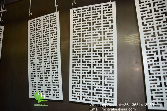 Buitenste op maat gemaakte gevelpaneel Aluminium geperforeerd paneel voor wandpaneel met 3 mm metaalplaat met rond houdpatroon