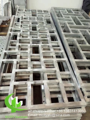 CNC-snijdoorscherm Geperforeerd 2,5 mm Metalen aluminium bekledingspaneel voor gordijnwand