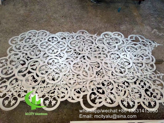 houten kleur CNC gesneden paneel Geperforeerd paneel 3 mm Metalen aluminium paneel voor raam
