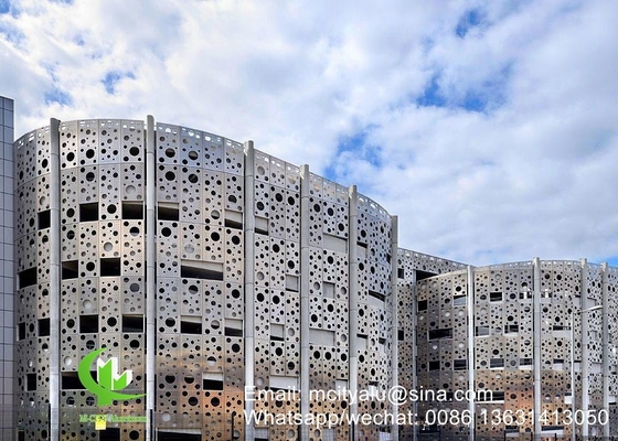 Aluminium geperforeerd wandpaneel voor gordijnwand gevelbekleding wandpaneel met een hol ontwerp van 2 mm dikte