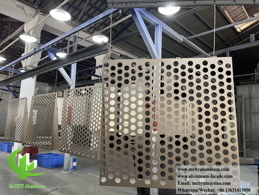 Goudkleurig metalen bekleding van massief aluminiumpaneel met perforatiepatroon