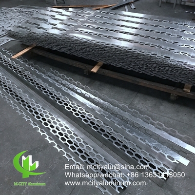 Buiten op maat gemaakt groot wandpaneel Aluminium geperforeerd paneel voor wandpaneel gebogen gevouwen paneel