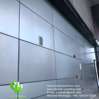 AUDI TERMINAL gevel geperforeerd wand bekleding metalen aluminium paneel