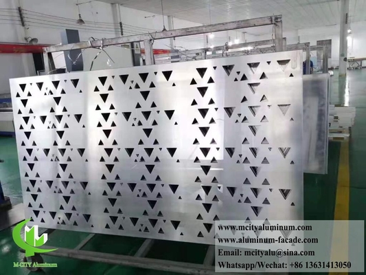 Aanpasbare aluminium gevelbekleding voor elk gebouw 3D-ontwerp perforatie CNC-gravure