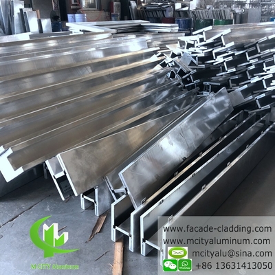 Buitenkant Metalen aluminium gepatrouilleerde gevelbekleding metalen gordijnwand