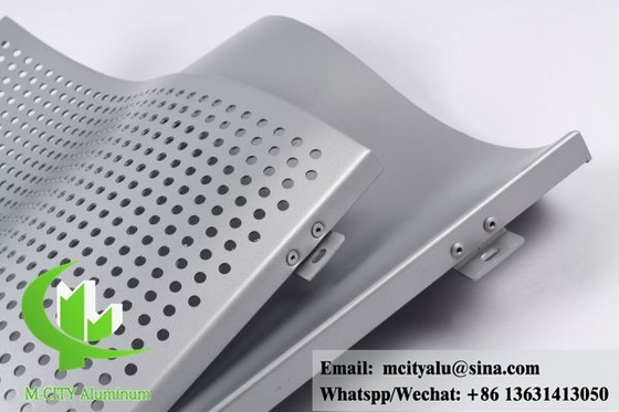Geperforeerde aluminiumwandbekleding Metalen aluminium gevel voor plafondbekleding
