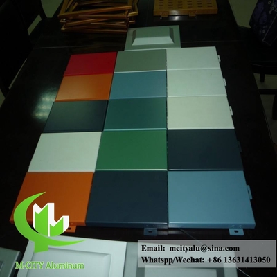 Geperforeerde aluminiumwandbekleding Metalen aluminium gevel voor plafondbekleding