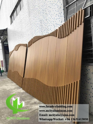 Houtkorrelkleur Metalen aluminiumpaneel voor gordijnwandgevel