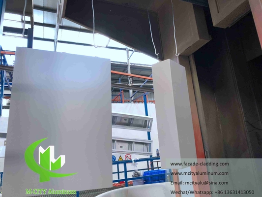 Metalen CNC-snijpanelen met aluminium-fluorkoolstof geperforeerde panelen, gordijnwand voor gevelbekleding
