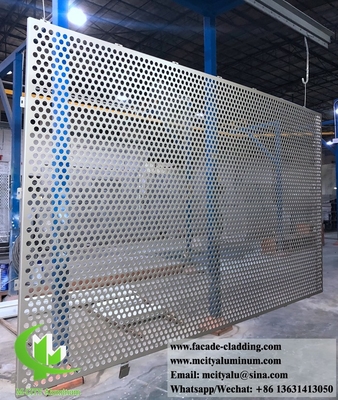 CNC-geperforeerd plaatwerk Buitenaard aluminiumplaat gevelbekleding voor gevelbuitenbekleding