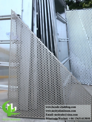 Metalen wandpanelen met aluminiumplaten met perforatiepatroon voor plafondgevels