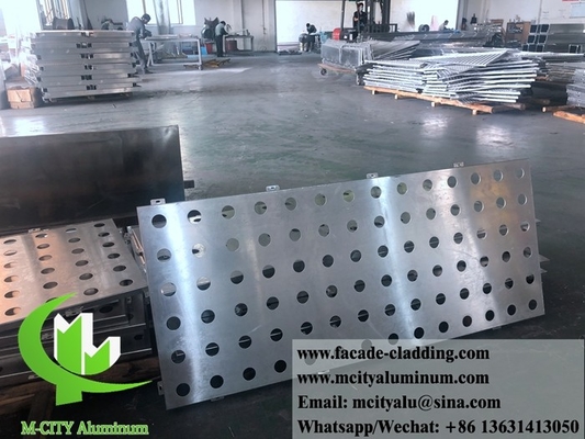 CNC-geperforeerd plaatwerk Buiten aluminiumplaat gevelbekleding 3 mm gevouwen