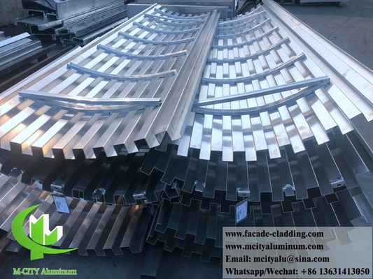 Metalen gevel aluminium plaat op maat niet-standaard gordijnwand voor gevel bekleding