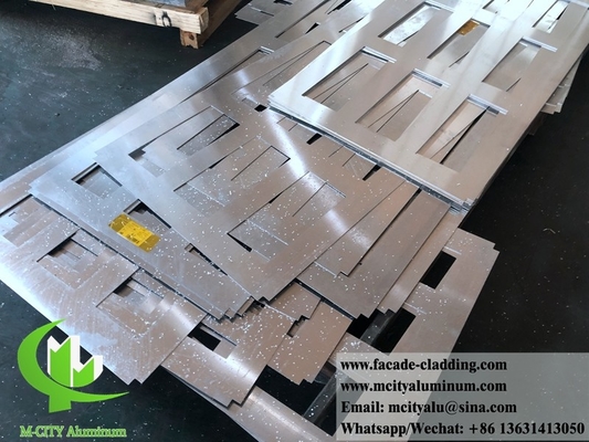 Op maat gemaakte plaat met aluminium plafond Interieur Exterieur decoratie met accessoires