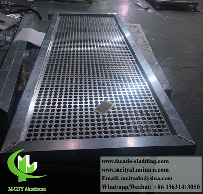 Metalen gevels met ronde gaten met metalen scherm met aluminium wandbekleding