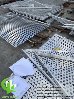 China Geperforeerde metalen gevel aluminium plaat PVDF 2 mm dikke champagne kleur