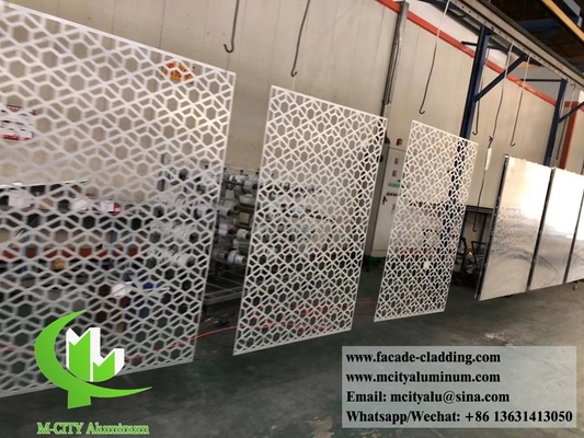 metalen gevel, aluminium bekleding, decoratief scherm, poederlaag