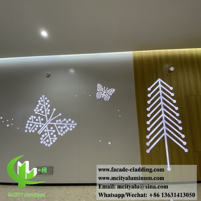 Houten wandbekleding van massief aluminium van houtkorrelkleur voor interieurwandversiering