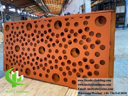 Metalen scherm met perforatie ronde gaten, poederlaag, oranje kleur