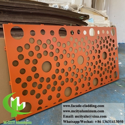 Metalen scherm met perforatie ronde gaten, poederlaag, oranje kleur