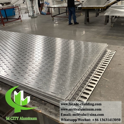 Decoratief geperforeerd aluminiumplaatpaneel met zeshoekige vorm poederbedekt met grijze kleur