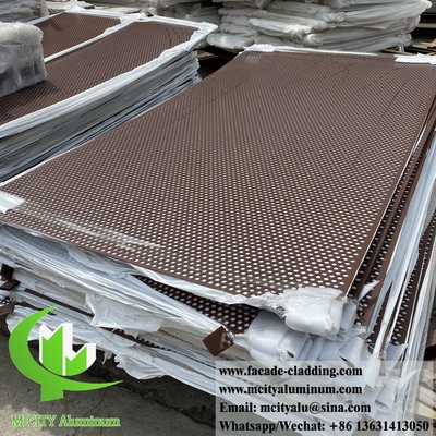 Metalen wandpanelen met een aluminium scherm voor tuinheining