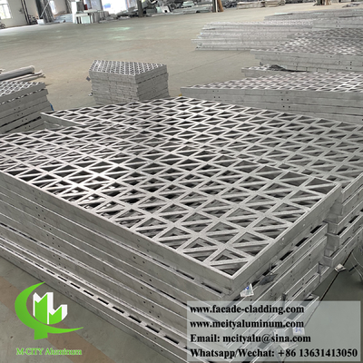 Metalen bekleding op maat van aluminium gevelsysteem met perforatie decoratieve patronen