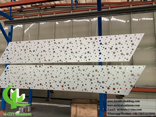 Perforerende metaalscherm Aluminiumplaat voor gebouw Muurbekleding PVDF Wit kleur 20 jaar garantie