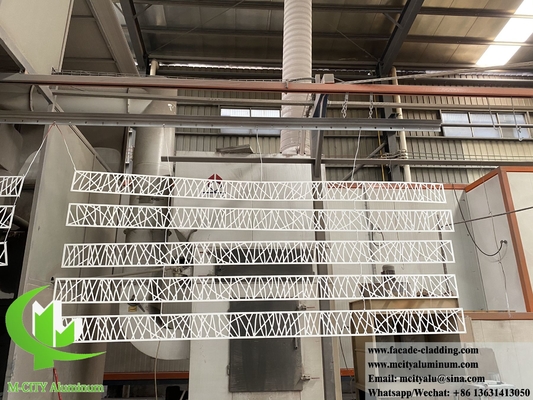 Metalen scherm van aluminiumplaat met laser gesneden patroon, poeder gecoat wit