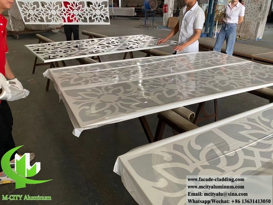 Decoratieve aluminium gevelbekleding met holle patronen voor metalen schermen