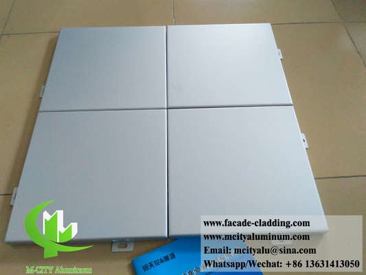 Metalen plafonds van massief aluminium paneels bekleding gevelpoeder gecoat geperforeerd plaat