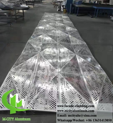 3D-metalen scherm met een geperforeerd patroon met een vaste aluminium bekleding voor de buitenwand