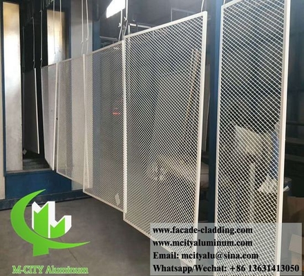 Metalen platen met een perforatie, bekleed met aluminiumpaneel voor muurgevels, bekleed met kolommen