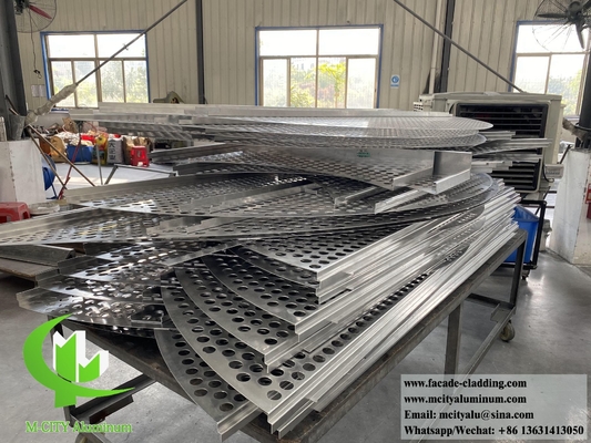 Gekrompen metalen bekleding Aluminiumplaat geperforeerde panelen voor wandbekleding gevelsysteem
