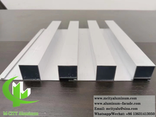 Aluminiumprofiel gegolfd paneel voor het bouwen van muur gevel bekleding decoratie poeder gecoat 10 jaar garantie