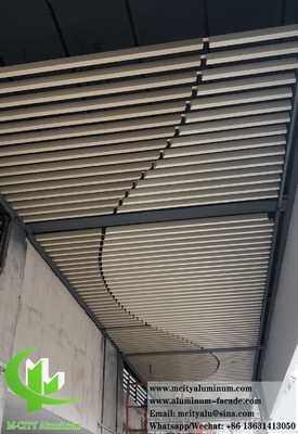 3D metalen plafond aluminium panelen met perforatiepatronen Interieur plafond decoratie