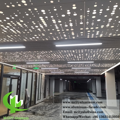 3D metalen plafond aluminium panelen met perforatiepatronen Interieur plafond decoratie