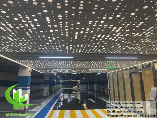 Goede prijs Geperforeerd metalen plafond Aluminium plaat Duurzaam materiaal met LED-licht Moderne ontwerp online
