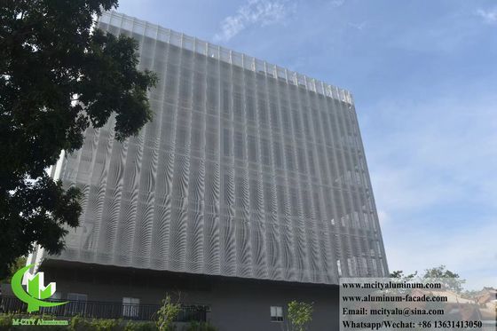 Goede prijs Poedergecoat geperforeerd aluminium bekledingspaneel met aanpasbare RAL-kleuren voor metalen architecturale gevels online