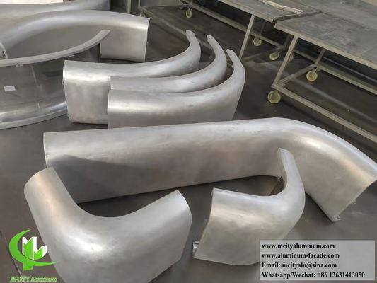 Goede prijs Op maat gemaakte hyperbolische dubbel gebogen aluminium bekleding met poederbedekte afwerking online